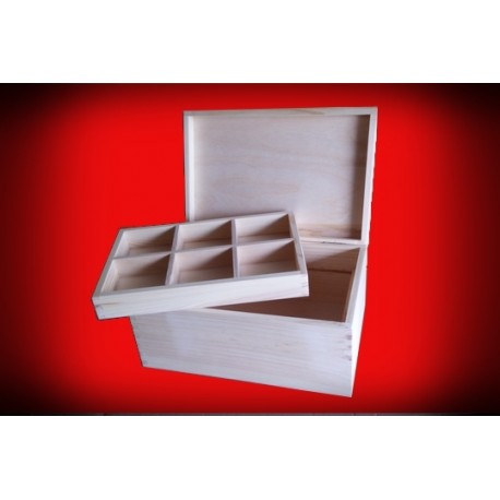 Drewniany kuferek szkatułka